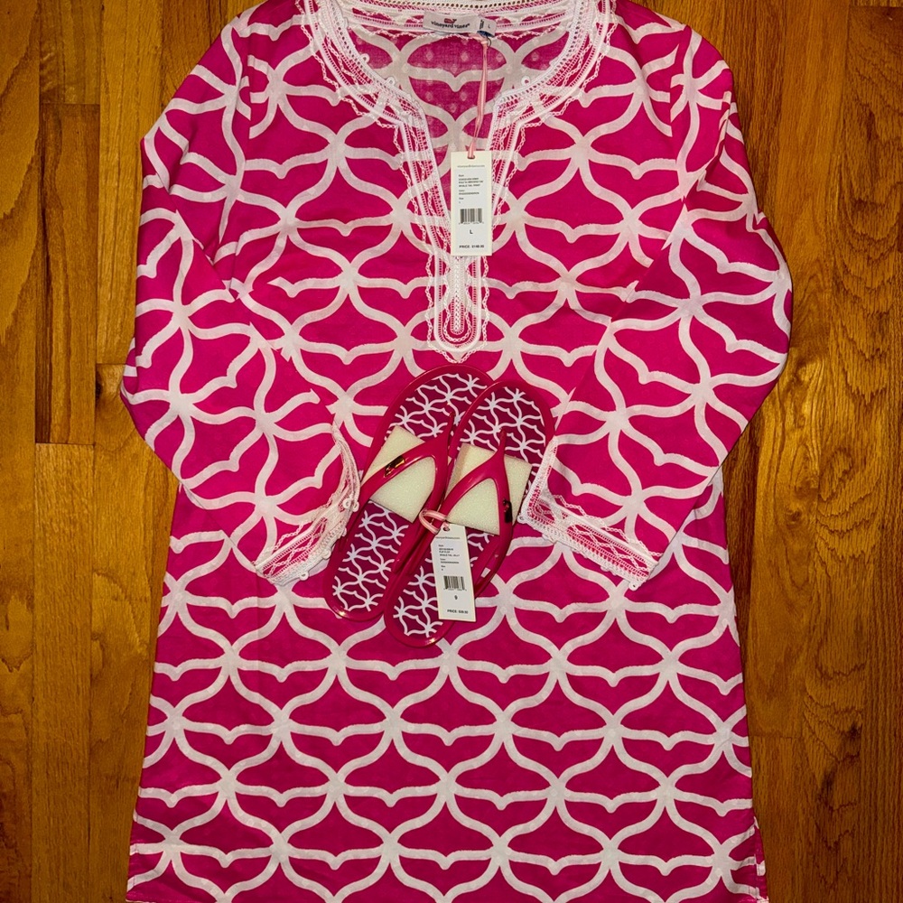 BRAND NEW with Tags Vineyard Vines Whale Tail Embroidered Tunic & Flip Flops Set